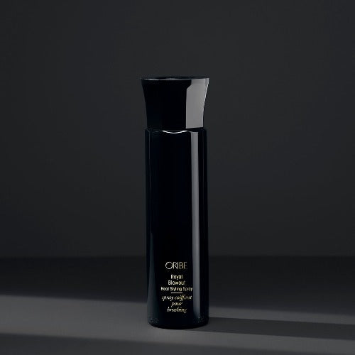 Oribe Royal Blowout Hair Spray de la Boutique Flair, boutique de produits pour cheveux et salon de coiffure à Blainville. Ils offrent des produits tels que des shampoings sans sulfate, des masques capillaires, des gels douche, des après-shampoings. Ils sont non seulement certifiés par Bellami, mais ils offrent également des produits de plusieurs autres marques telles que Oribe Canada, T3, Iles Formula, QiQi, et bien d'autres !